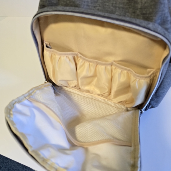 Diaper/Baby Breastfeeding Bag Backpack - Picture 9 of 16